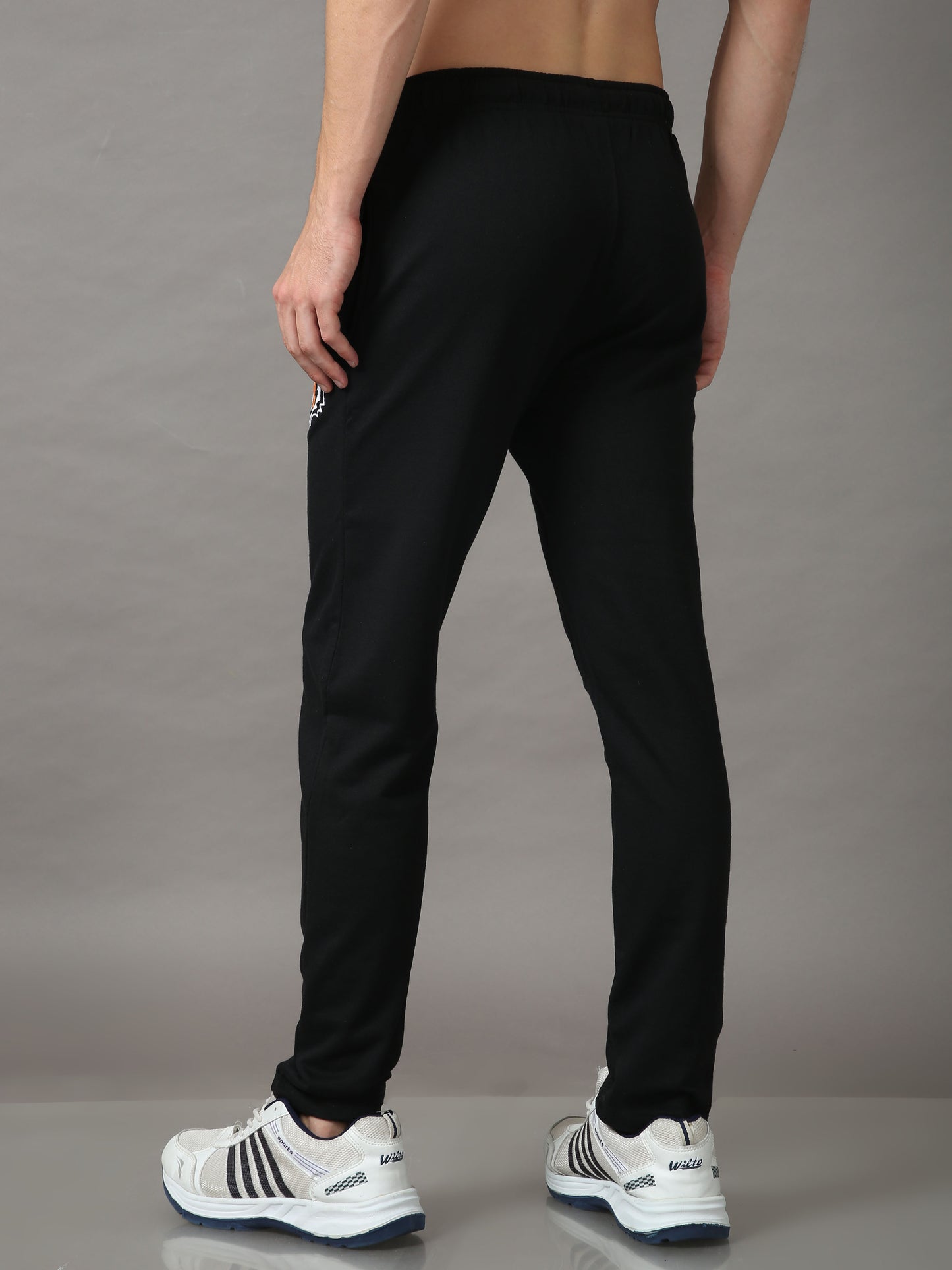 MEN BLACK SOLID SLIM-FIT TRACK PANT